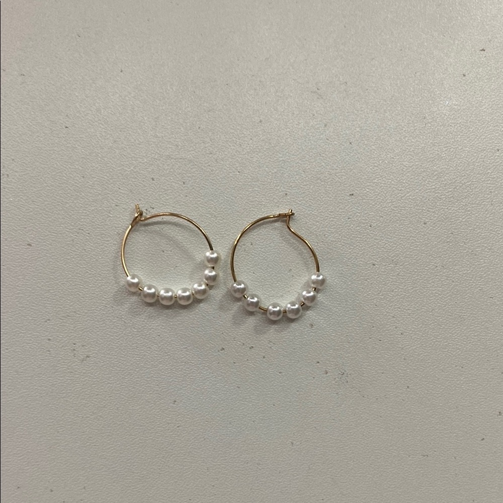 Elegant Gold and Pearl Hoop Earrings